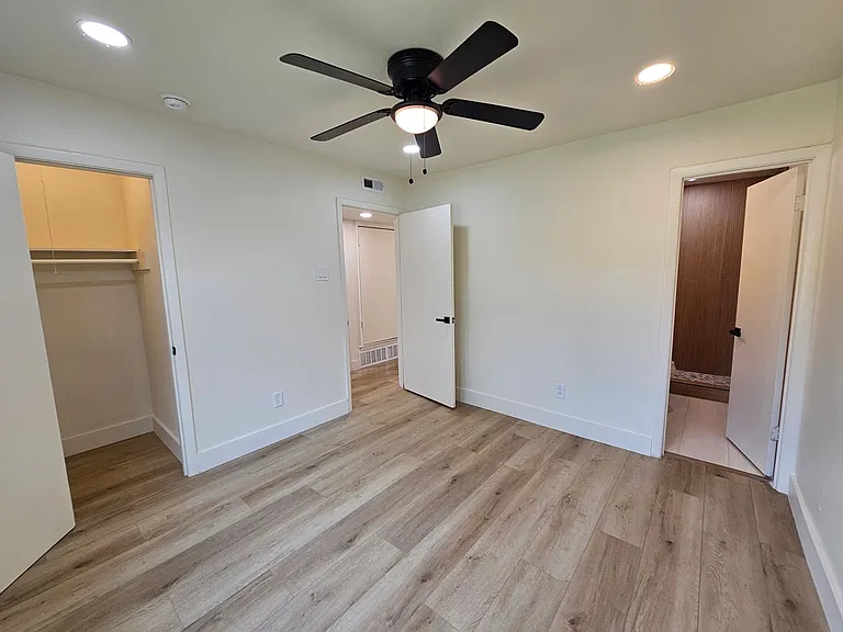 1725 R Ave — Photo 13