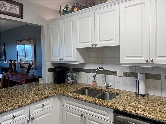 4th image of 5463 SE Miles Grant Rd Unit 210