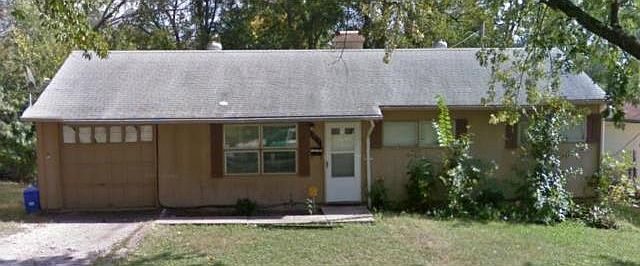 1st image of 7707 E 112th St