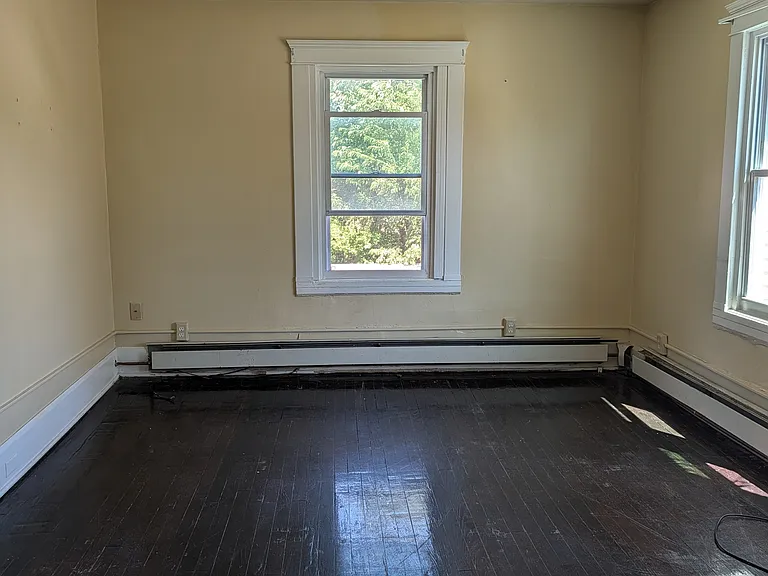 508 Harbor St #UPSTAIRS — Photo 3