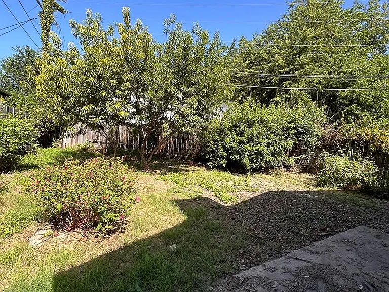 2706 Little Valley Cv #B — Photo 14