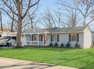 301 Chestnut Dr, Lanoka Harbor, NJ 08734