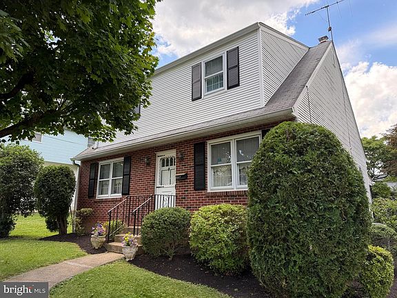 2nd image of 634 Maple Ave