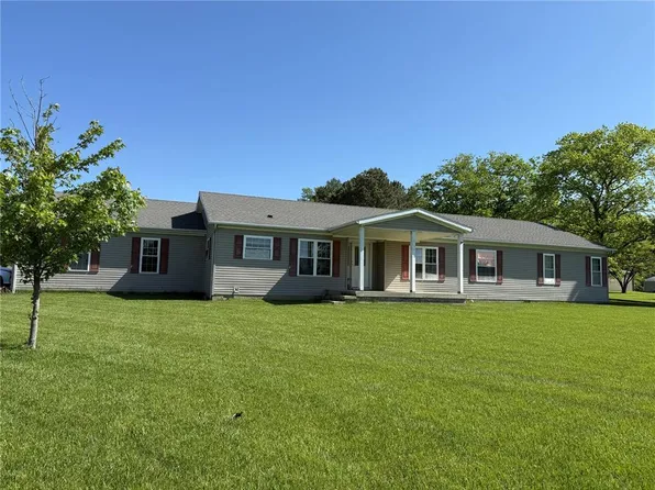 413 W Palm St, Coulterville, IL 62237