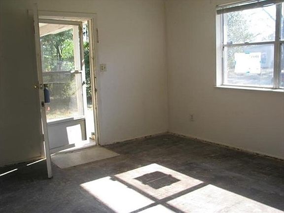 2nd image of 102 Aquamarine Ave