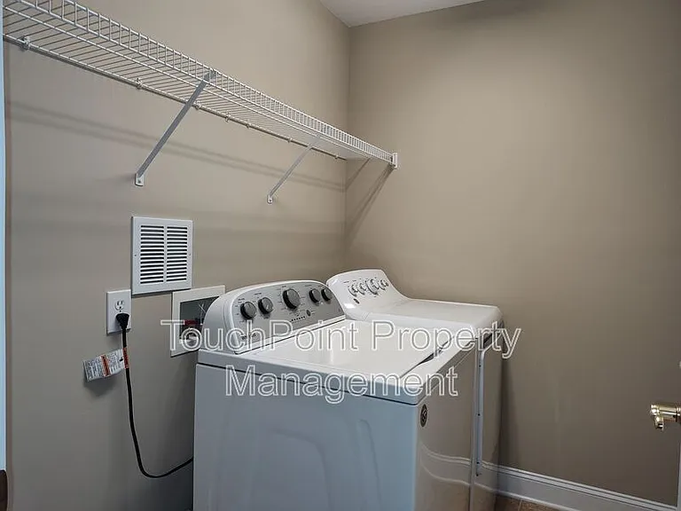204 Limerick Dr — Photo 25