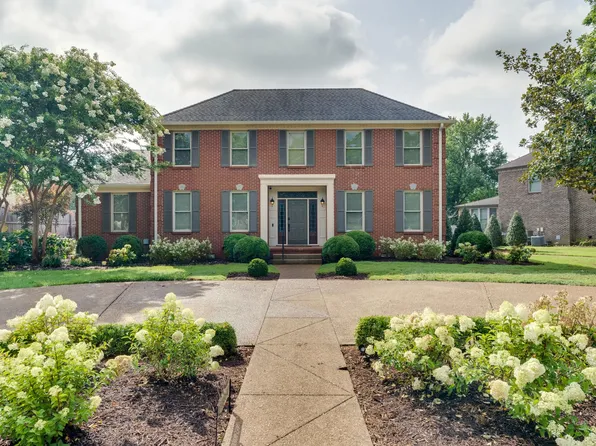 802 Greenbrier Dr, Murfreesboro, TN 37130