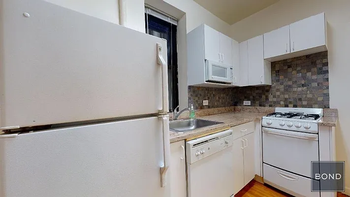 Rented by Bond New York | media 15