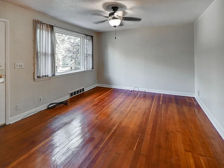 1404 Wyldhaven Ave — Photo 21