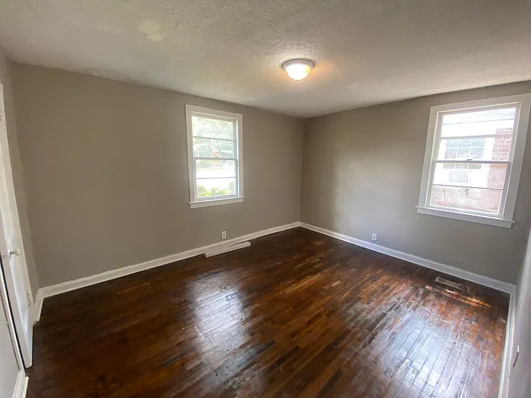 1035 Fisk Ave — Photo 8