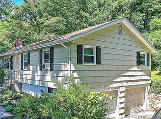 23 Mount Pleasant Dr, Trumbull, CT 06611