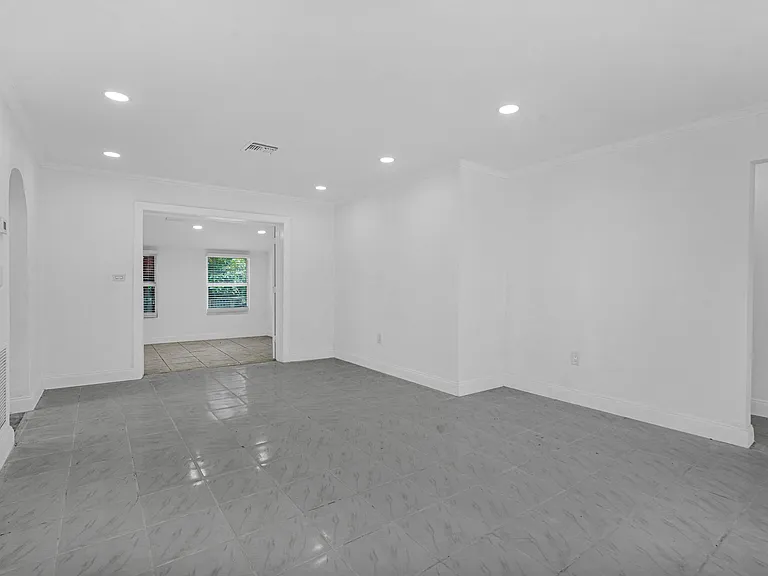 6621 Perry St — Photo 9