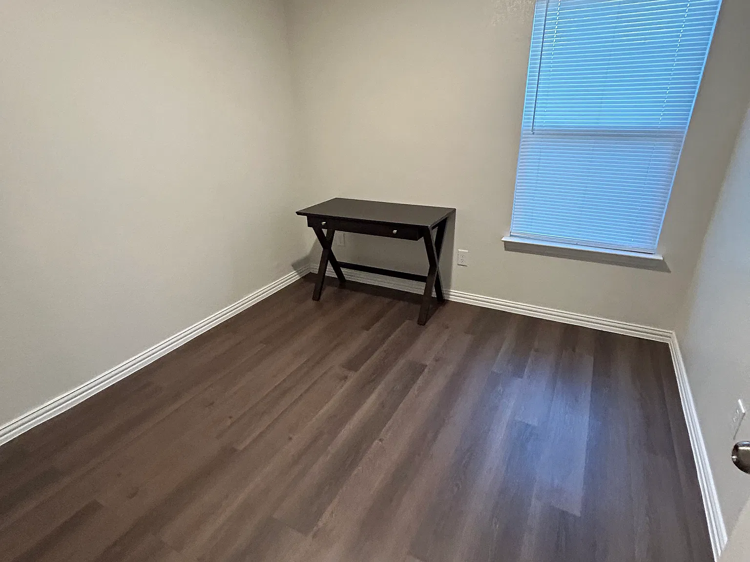3 bed, 840 sqft, $1,500 — Photo 3