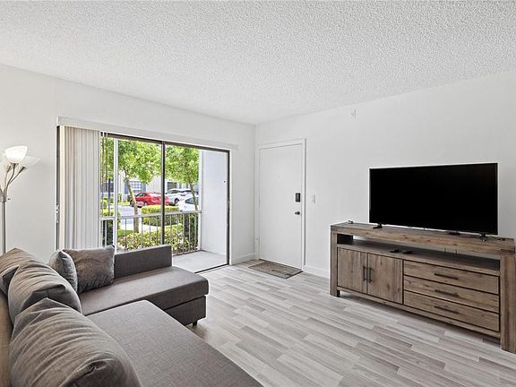 5th image of 130 E Cypress Club Drive #316