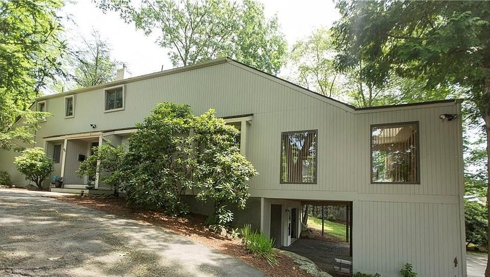 1st image of 65 Orchard Dr