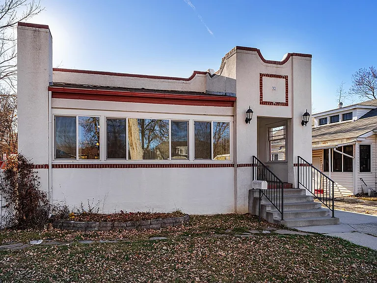 32 Clark Ave — Photo 16