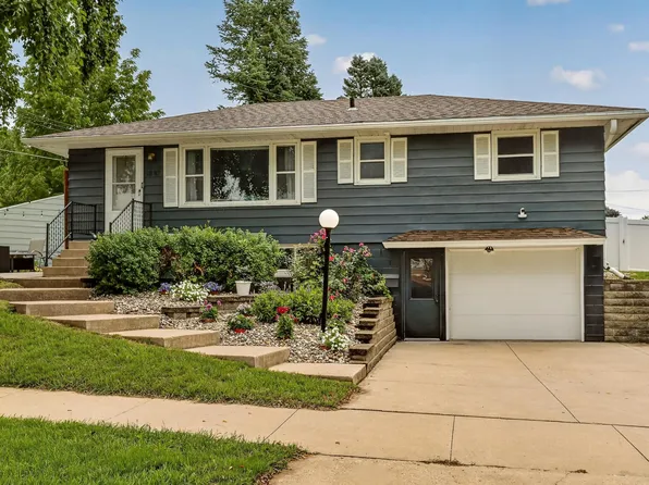 1810 25th Ave NW, Rochester, MN 55901