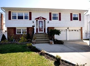 3723 Orchard Rd, Wantagh, NY 11793