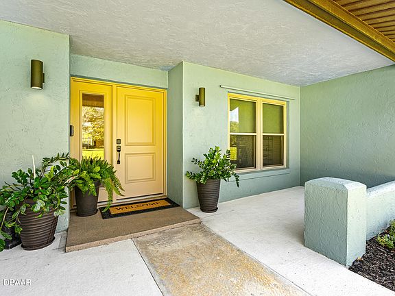 2nd image of 170 Country Circle Dr W