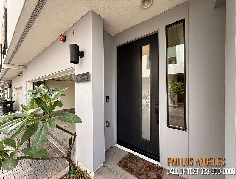 3 bed, 4.0 bath, 1849 sqft, $5,200 — Photo 2