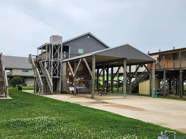 129 Orange Ln, Grand Isle, LA 70358