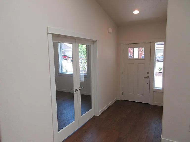 2856 Huettl Ln — Photo 4