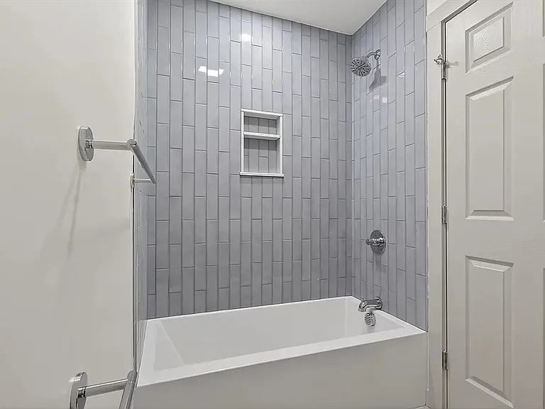 79 Fox St #2 — Photo 6