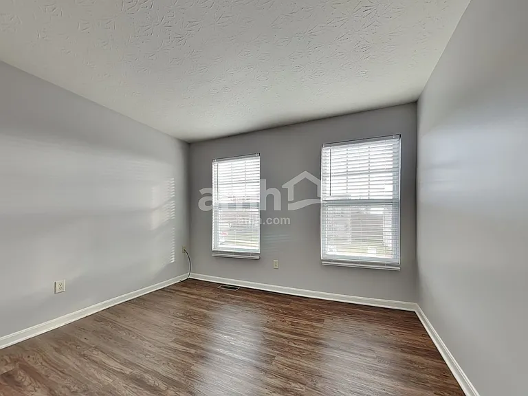 212 Lights Pointe Ct — Photo 12