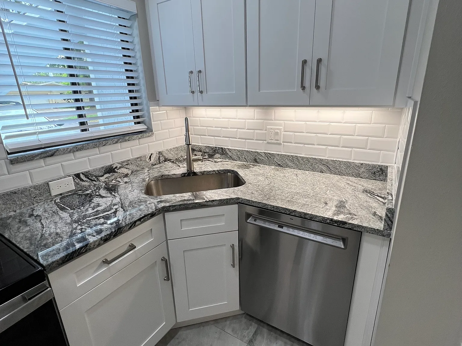 2 bed, 925 sqft, $1,650 — Photo 4
