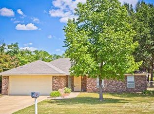 1112 S Boyd St, Lindale, TX 75771