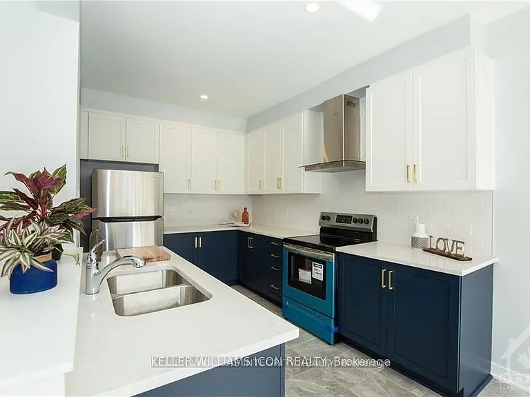 212 Ormiston Cres — Photo 10