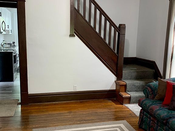 4th image of 2282 Indianola Ave
