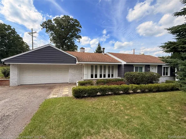 4166 Middledale Ave, West Bloomfield, MI 48323
