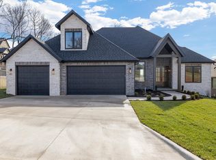 964 E Siler Pkwy, Springfield, MO 65810