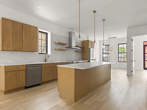 655 Decatur St, Brooklyn, NY 11233