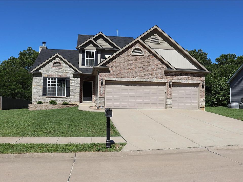 1st image of 1537 Saint Charles Dr