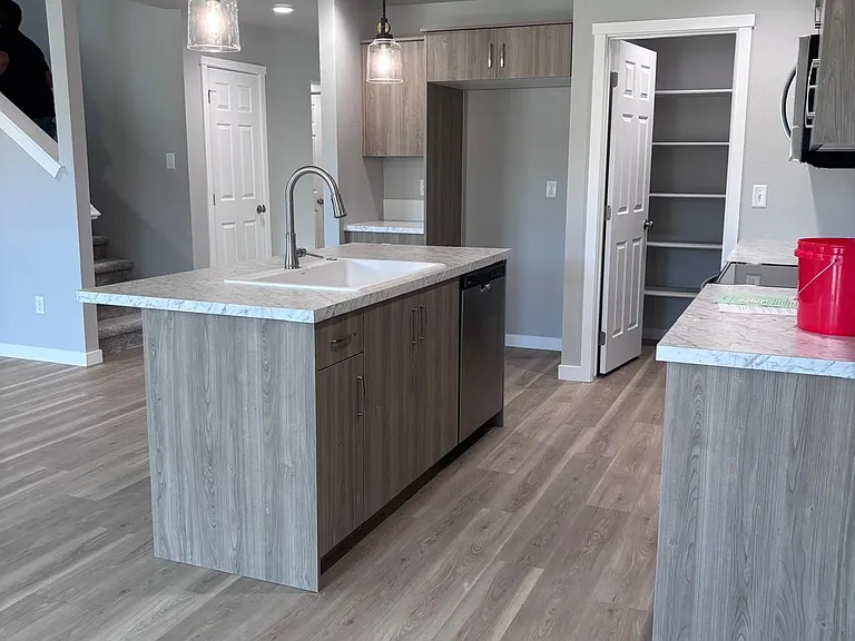 2518 W Fallon Loop — Photo 3