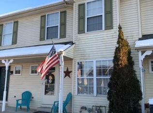 662 Walnut Tree Dr, Blandon, PA 19510