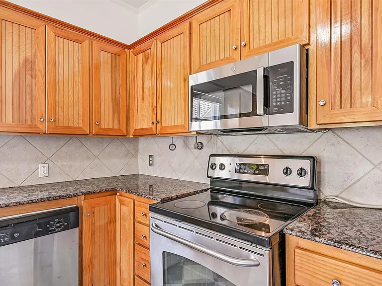 1615 Winnie St #2 — Photo 13