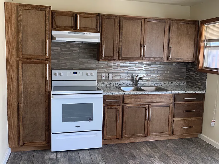 801 NW 8th St — Photo 7