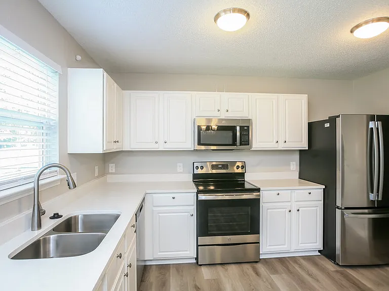 6330 Alonzo Dr — Photo 7