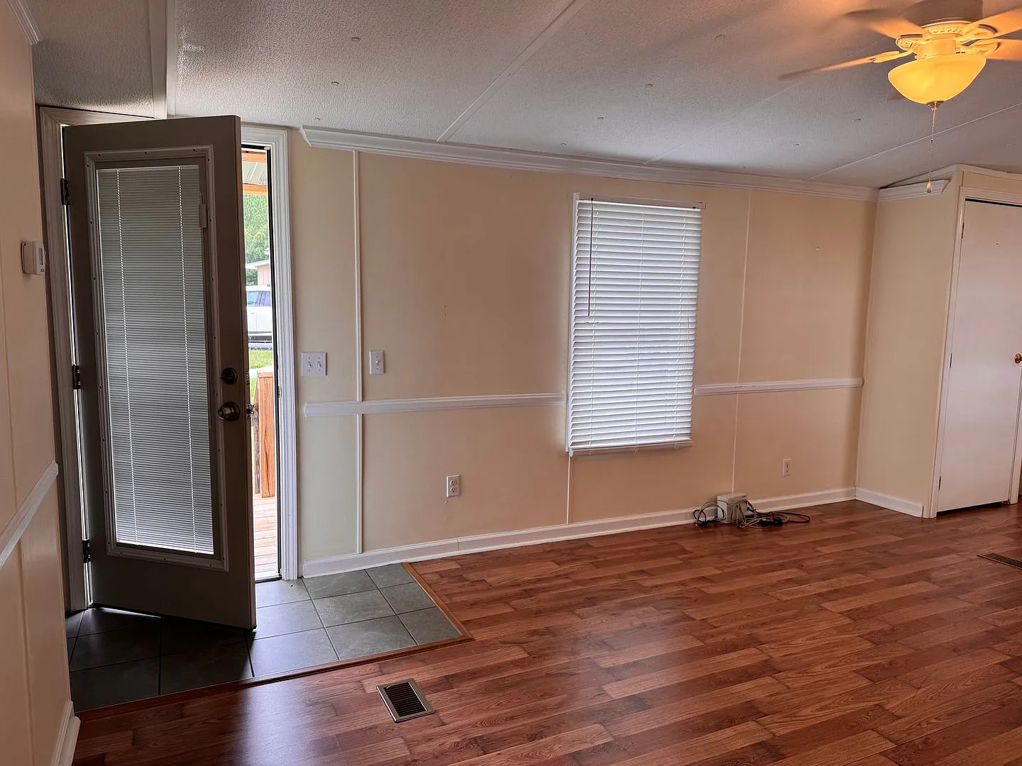 2 Bed, 2 Bath Mobile Home Located In The Country In Denton! With Beautiful Back Porch View! Lawn ... — Photo 2
