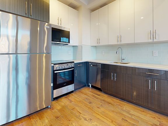 3rd image of 13828 Queens Blvd APT 4H