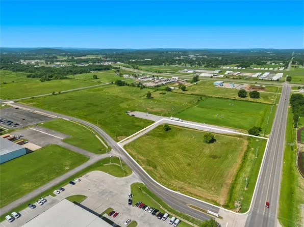 1045 W Allen Rd, Tahlequah, OK 74464