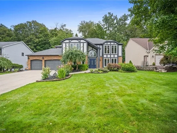 5581 Quail Run, North Olmsted, OH 44070