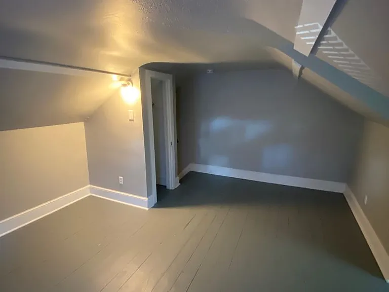 604 S Duke St — Photo 16