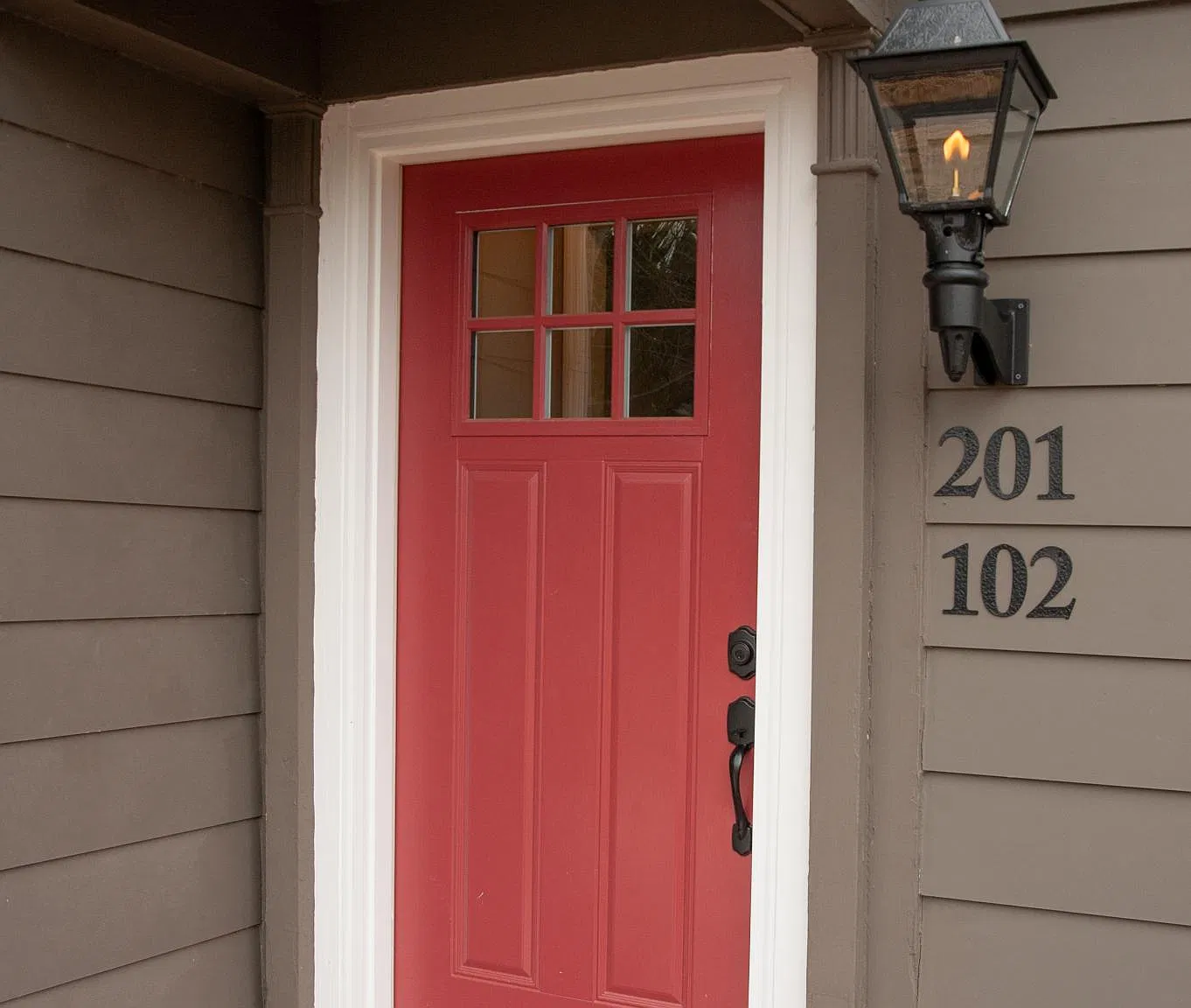 2 bed, 1100 sqft, $1,600 — Photo 2