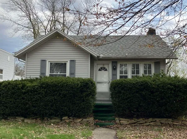 809 S Johnson St, Macomb, IL 61455