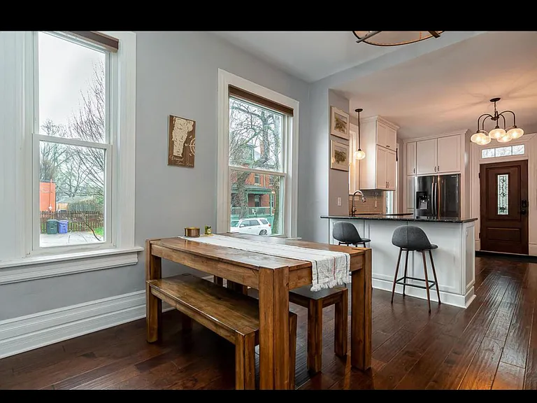 383 King Ave — Photo 7