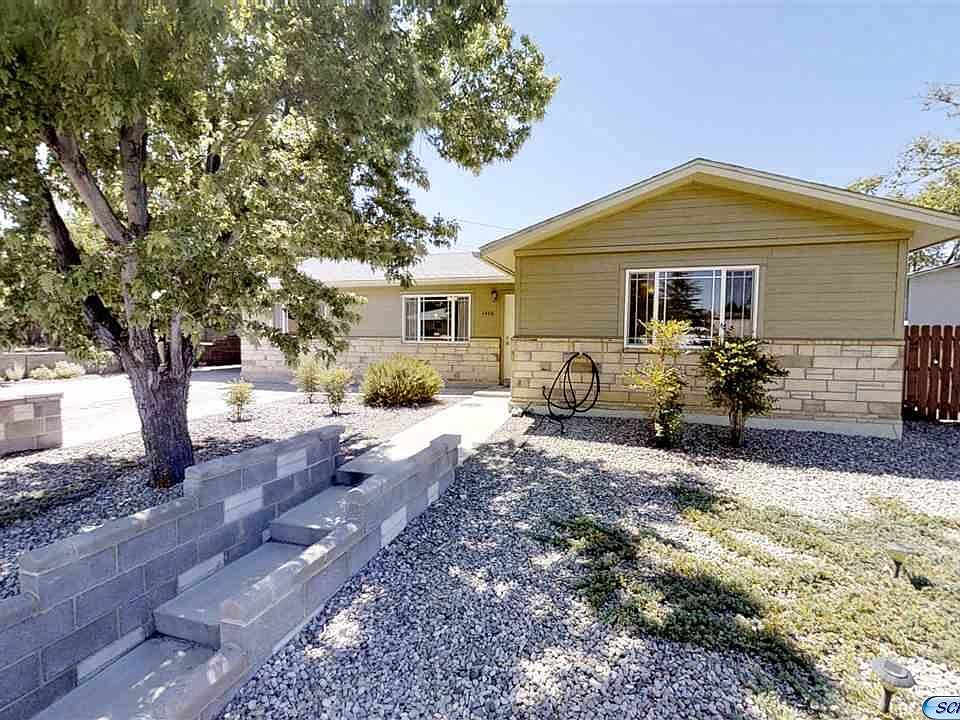 1st image of 1406 E Valle Dr